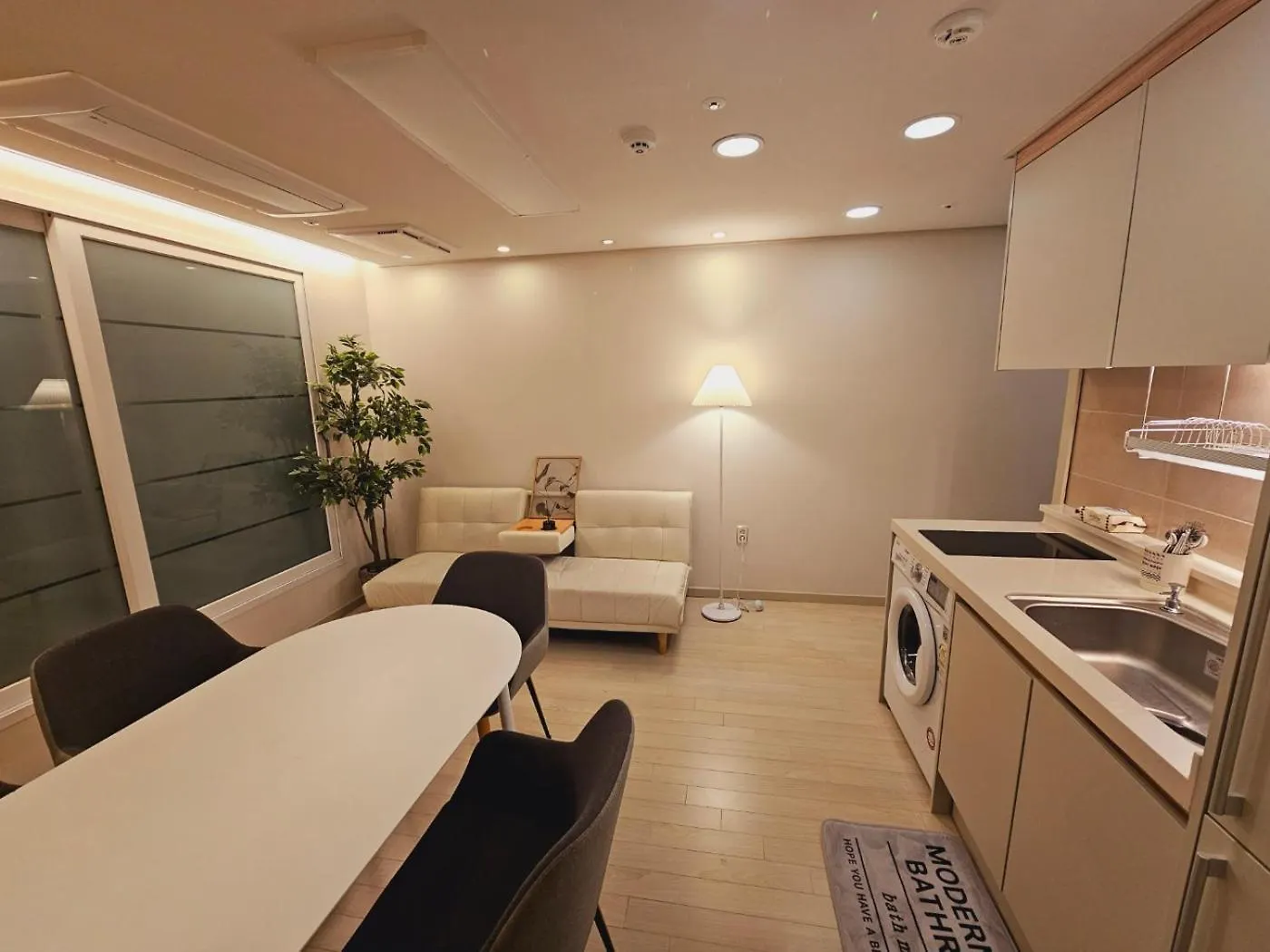 Modern House Apartment Seoul 0*,