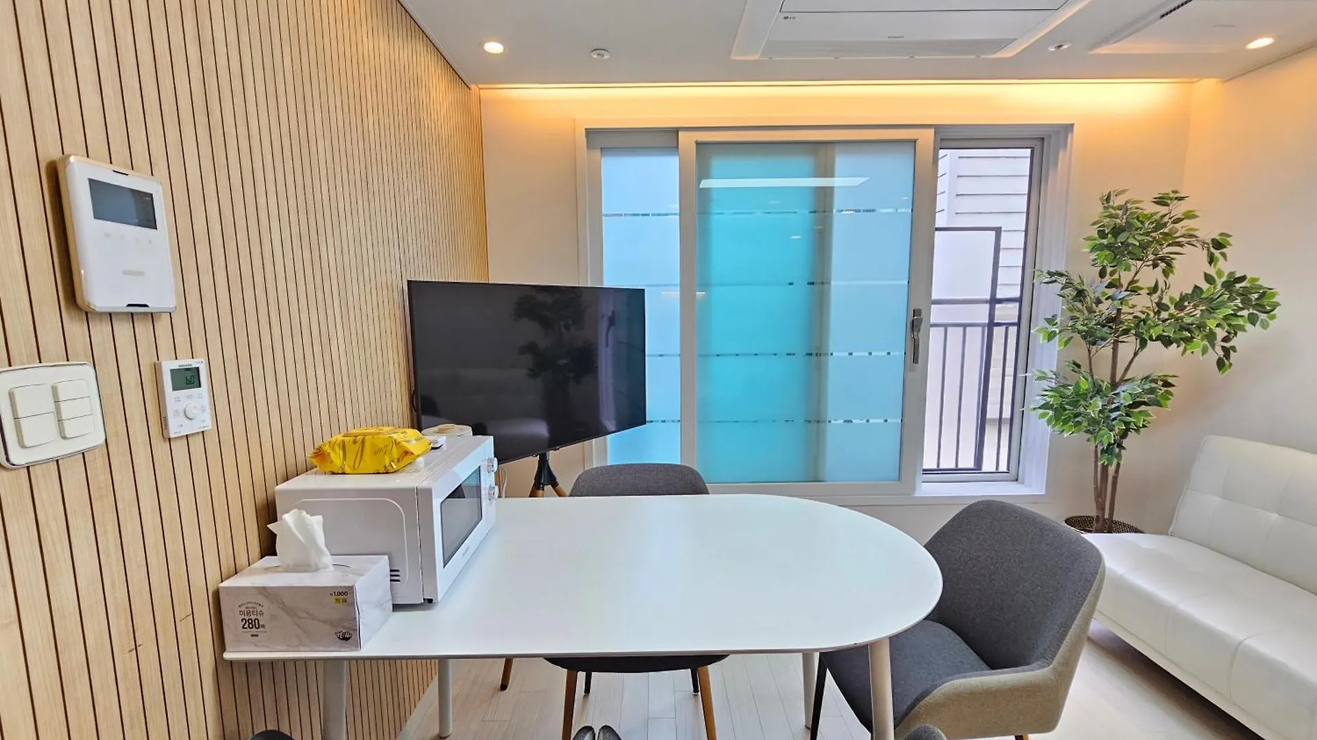 Modern House Apartment Seoul